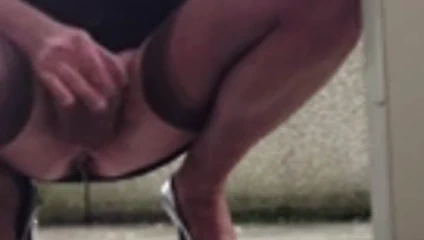 toujour a l'hotel en exhin a avec un god dans le cul