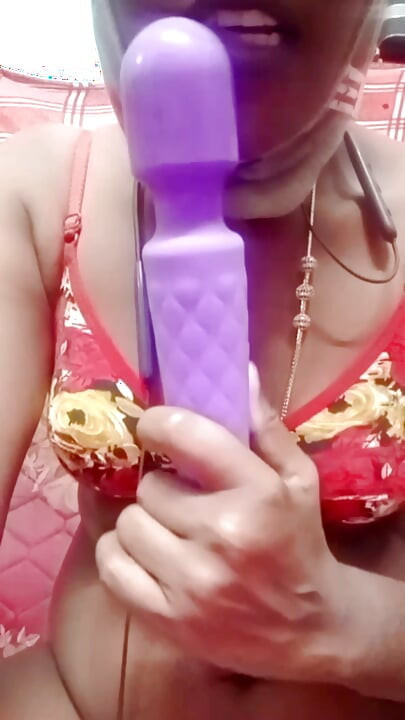 Hintli Hintli tamil evli kadın renu çıplak canlı çağrı vibratör göğüsleri amcığı azdırıyor büyük göt ateşli sesi açıyor! Renuraj