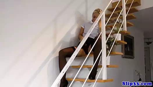 İngiliz amatör saksocu yaşlı adam üzerinde kanepe