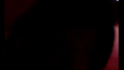 Ermeni kız yalıyor