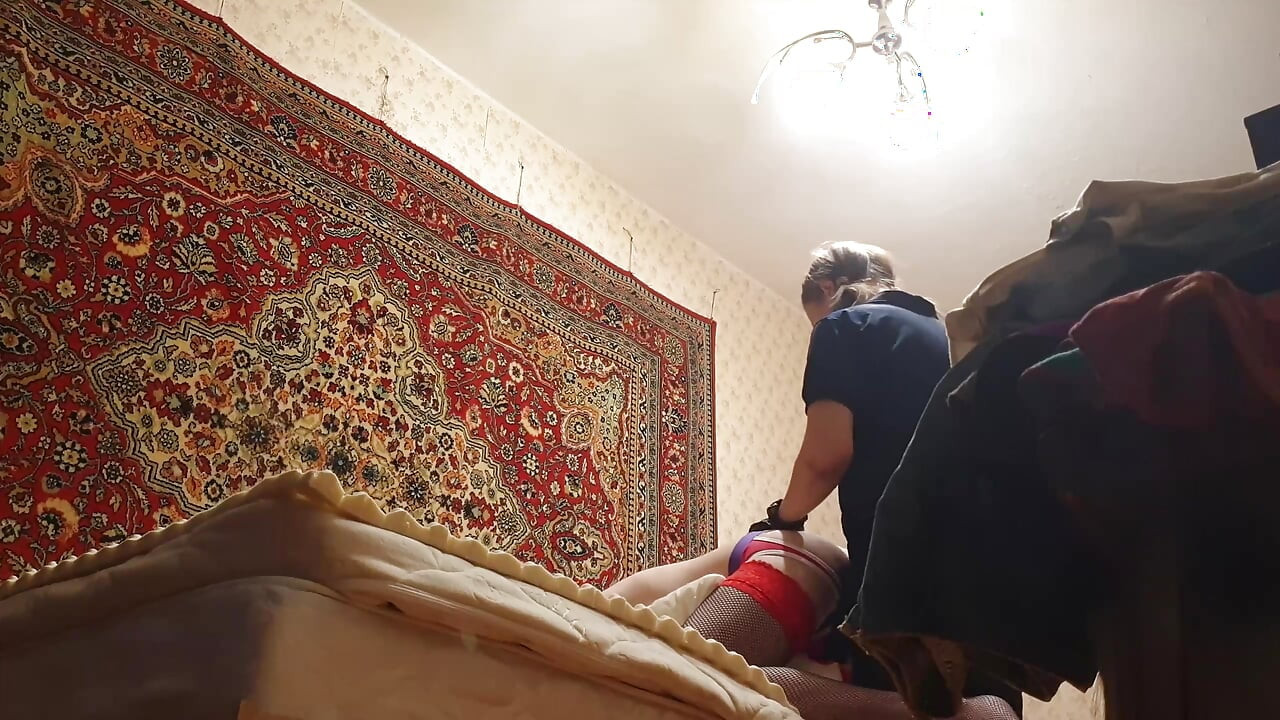 Anastasia sahibe köle kadın kılıklısını sikiyor amatör ev yapımı sasha earth
