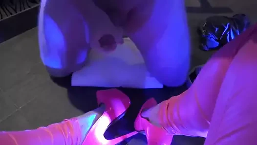 pembe topuklu cumming