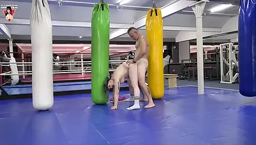 Spor salonunda porno yıldızı olarak nasıl çalışılır