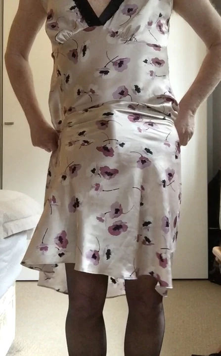 Sarah кроссдрессер без спермы без рук