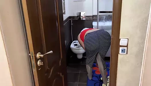 Yaşlı kadının eteğinin altında - anal seks