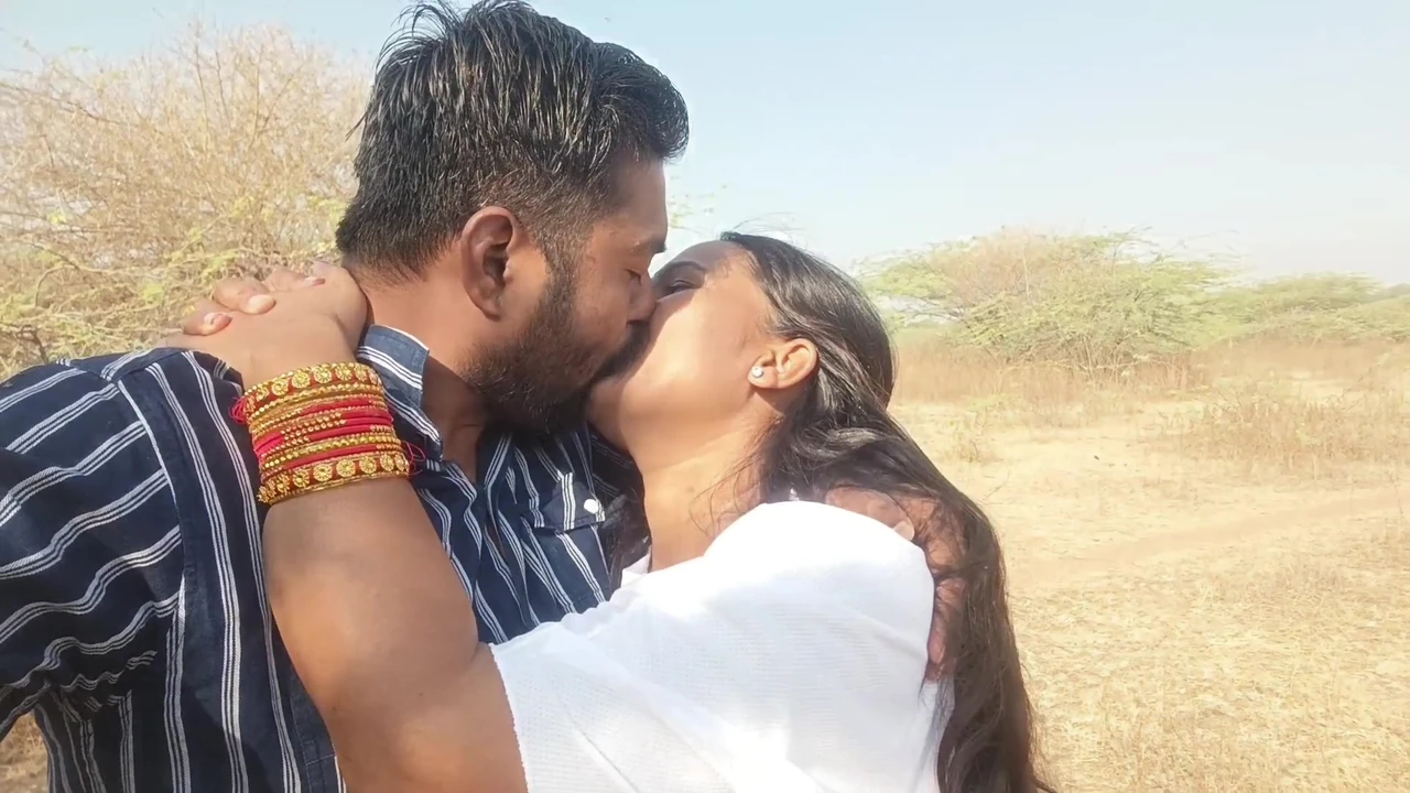 देसी भारतीय लड़की पति को धोखा दे रही है