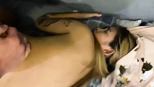 Sert gırtlağına kadar alma ve amcık sikişi (16:9)