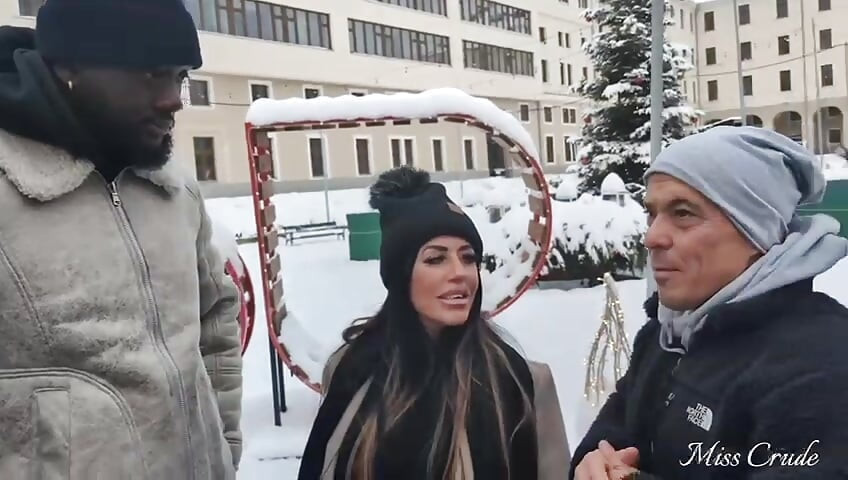 P1 Turist Matt tüm deliklerimi sikiyor