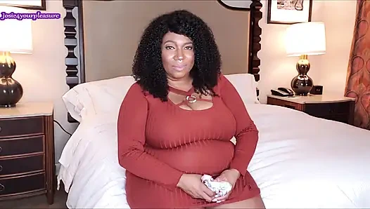 İri güzel kadın külotunu koklarken 31 talimatını keşfediyor