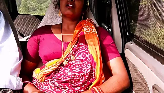 Car sex.desi üvey anne ve üvey oğlu sikişmek için uzun sürüyor. Telugu edepsizce konuşuyor.