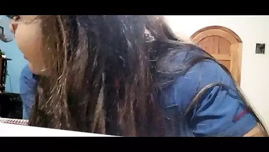 Evet aşkım, beni sikmeye devam et, kocam bugün gelmiyor! Ahlaksız doktor kadın kendi evinde kocasına ihanet ediyor