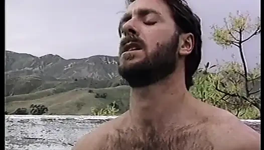 1on1'deki klasik orta yaşlı seksi kadınların derlemesi ve vücutlarının her yerine birçok boşalma ile üçlü seks eylemleri