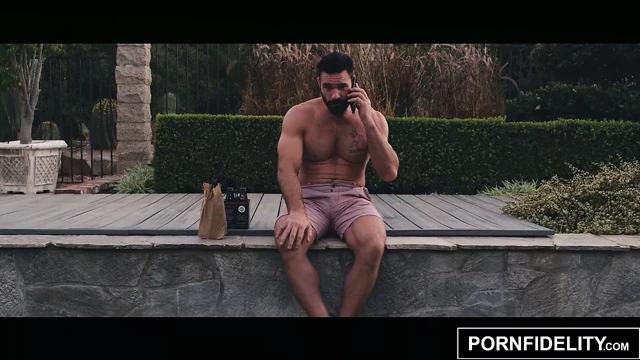Pornfidelity anna çan tepeler dövülerek havuz başı