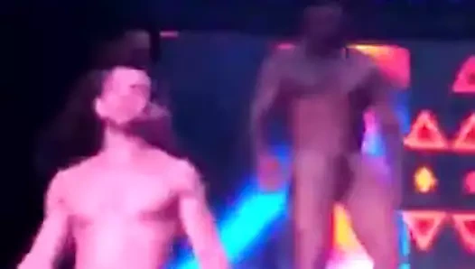 Sao paulo'da yarak geçit töreni