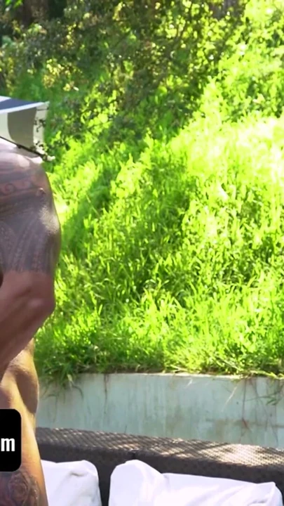 Kyle Sokakta Yürürken Aniden En Sevdiği Porno Yıldızı Joe'ya Çarpıyor | Bölüm 2