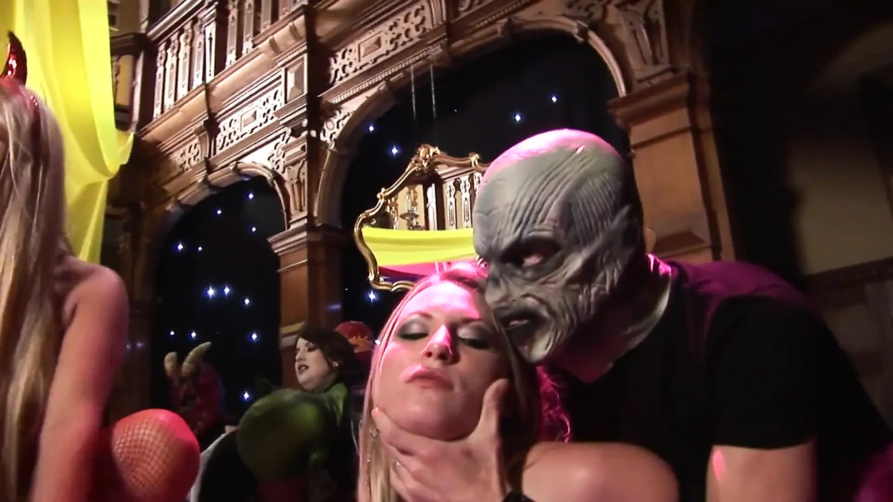 Slutty babes have fetish orgy with some horny guys during a seance
