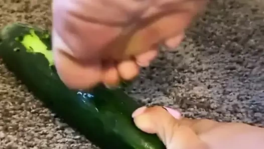 Ayak tırnaklarını tırmalamak salatalık 2