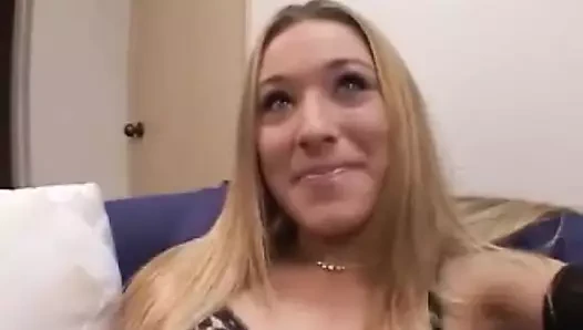 Azgın sarışın kayla marie amını siktiriyor