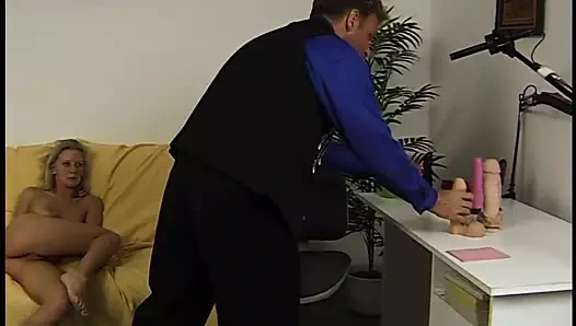 Susi, blonde Mutter im Amateur Casting aus den 80ern