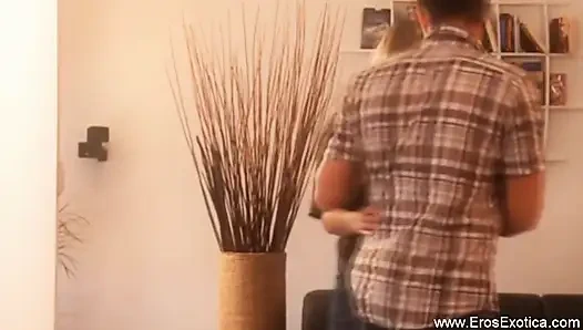 Masum ilk aşk uyanıyor