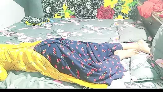 Xxx gerçek desi yenge uyuduktan sonra devar tarafından becerdin – devar avantaj sağlar