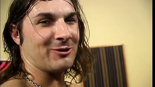 Seksi sarışın amcık yalıyor dövmeli adam büyük yarak emiyor