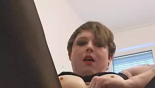 Kadın kılıklı Millie kendini tatmin ediyor bölüm 1
