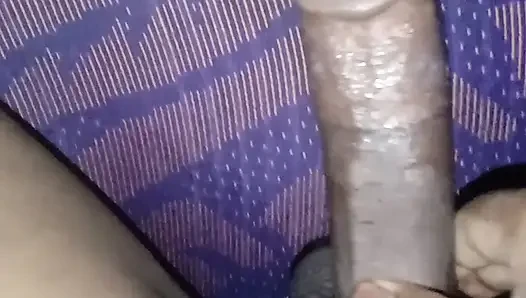 Üvey kız kardeş yaşlı üvey erkek kardeşini sikiyor