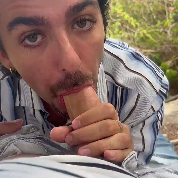 Dirty ve Magreo Bir Parkta Bir Yabancıyla