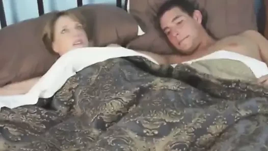 MİLF yatak paylaşımı