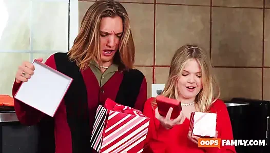 Çenesini düşüren orta yaşlı seksi kadın Penny Barber aile xxx işine hükmediyor ve tombul figürü bir ustalık işi