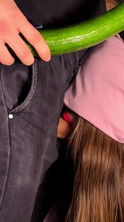 Tat oyunu - üvey kız kardeşim tat oyununda kandırılıyor - gözleri bağlı sürpriz | Klip 1