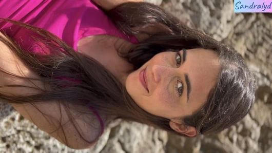 İspanyol kız plajda