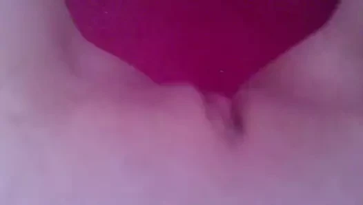 Sıkı küçük kedi almak parmaklı