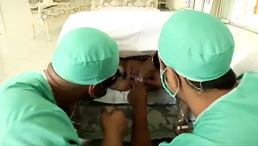 Paige Ashley'nin götü seks oyuncaklarıyla genişletiliyor