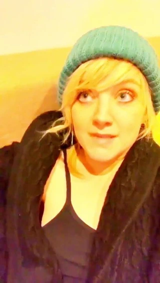 Evanna lynch – anında göğüsler ayy