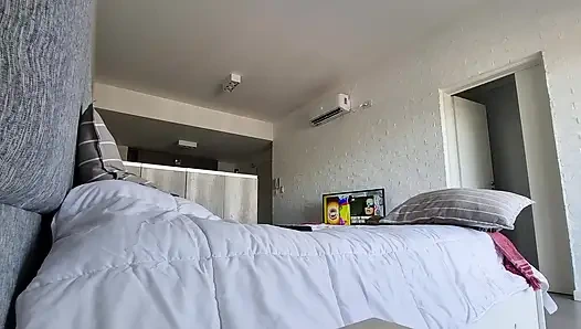 Onunla Tinder'da tanıştım ve sadece sikilmek için bir porno videosu çekmeme yardım etti