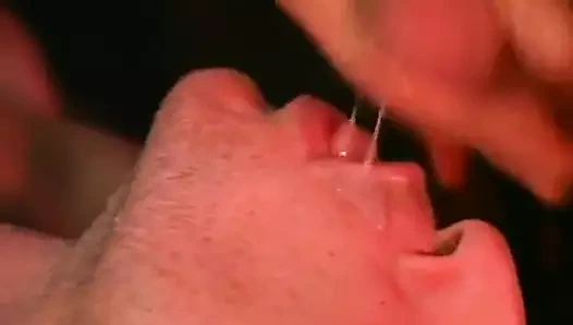 Azgın adam büyük bir yarak alıyor #7