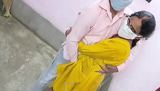 Hintli köylü chachi Bhatija ile sikişiyor