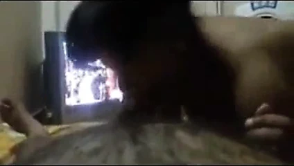 Priyanka dev kıçını sallıyor