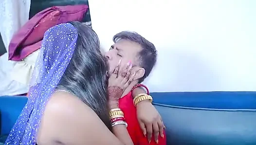 Üvey baba en iyi arkadaşıyla sert sikiştikten sonra üvey kızını sikiyor