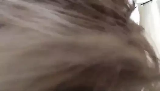 Busty büyükanne genç bir iyi asılı komşu tarafından kıçfucked alır.