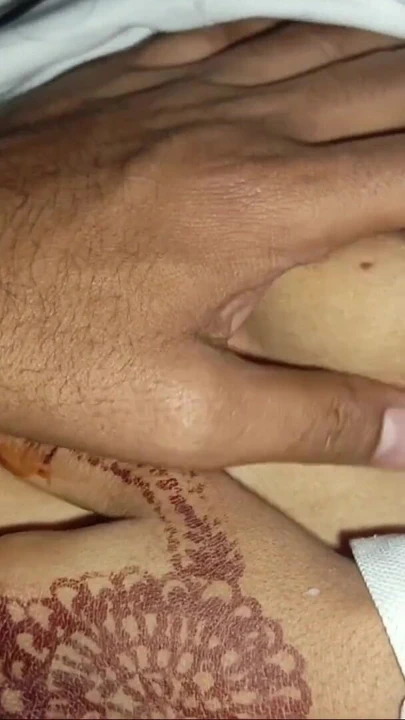 Eski kız arkadaşını sağıyor ve masaj yapıyor | Klip 1