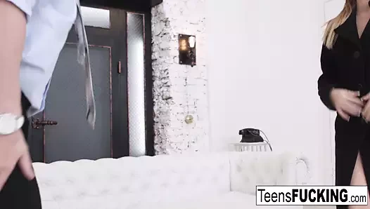 Doğal olarak busty lana alır o içinde the göt