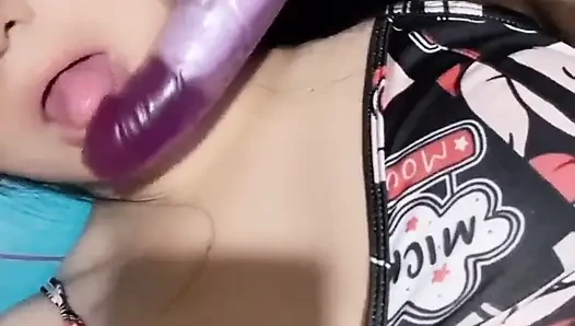 Japon kız mastürbasyon yapıyor ve fışkırtıyor