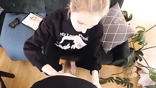 Aman Tanrım, ben boyayırken külotuma sıkmak istiyor