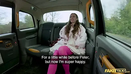 En iyi arkadaşım kız arkadaşım doğum günü hediyesi olarak bana amını verdi - fake taxi