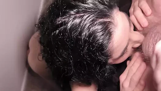 Kendi fışkırtması ve dölünü yutması - Vanessa Cliff