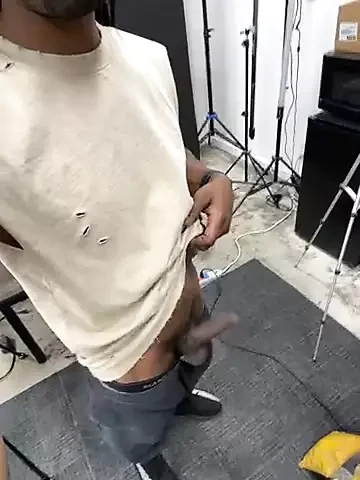 Uzun siyah yarak kıpır