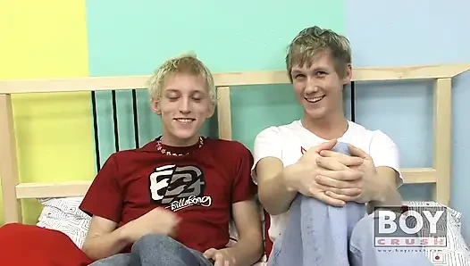 Ian Hayden'ı sikiyor